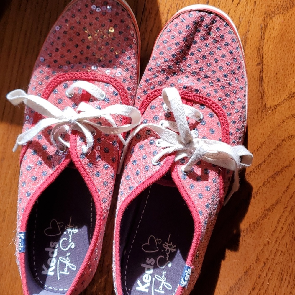 Red sequined Keds tennis shoes signature Taylor Swift. Size 7 1/2 slightly worn!